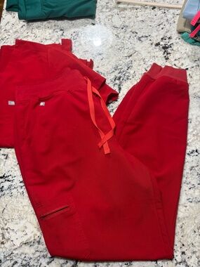 Figs Women's Winning Red High Waisted Jogger Pants